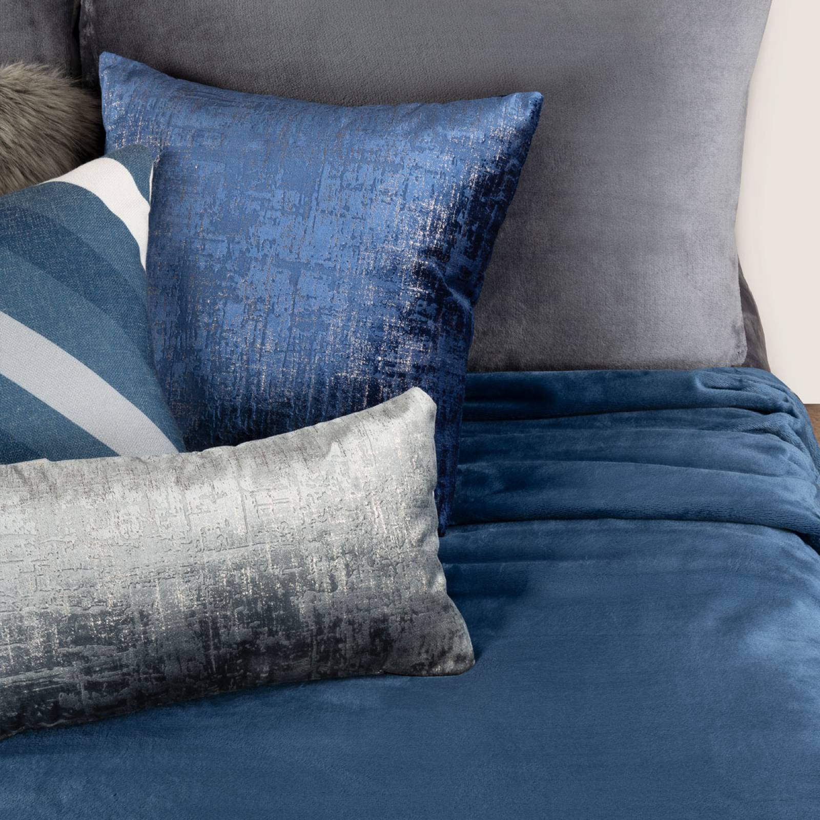 Cobertor Matrimonial Suave Liso Cobija Invernal Ligero para Todo el Año Saturno (Azul) ESQUIMAL.