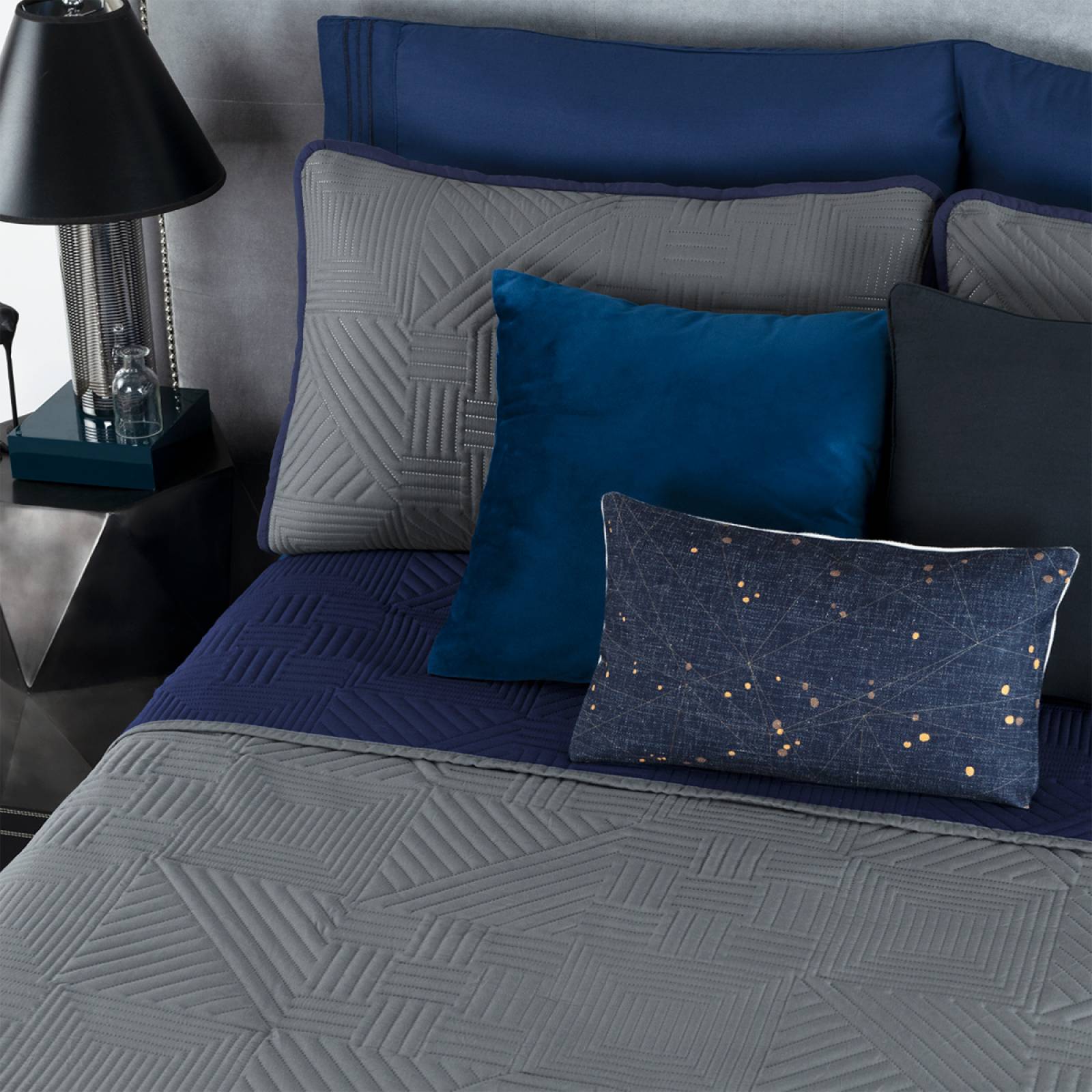 Edredón Ligero Queen Size Doble Vista con Funda Azul Marino - Gris Oscuro REAL TEXTIL.