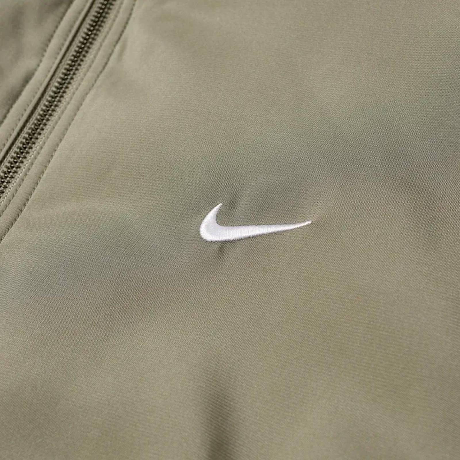 Chamarra Nike Bomber Light Army DN1266320 