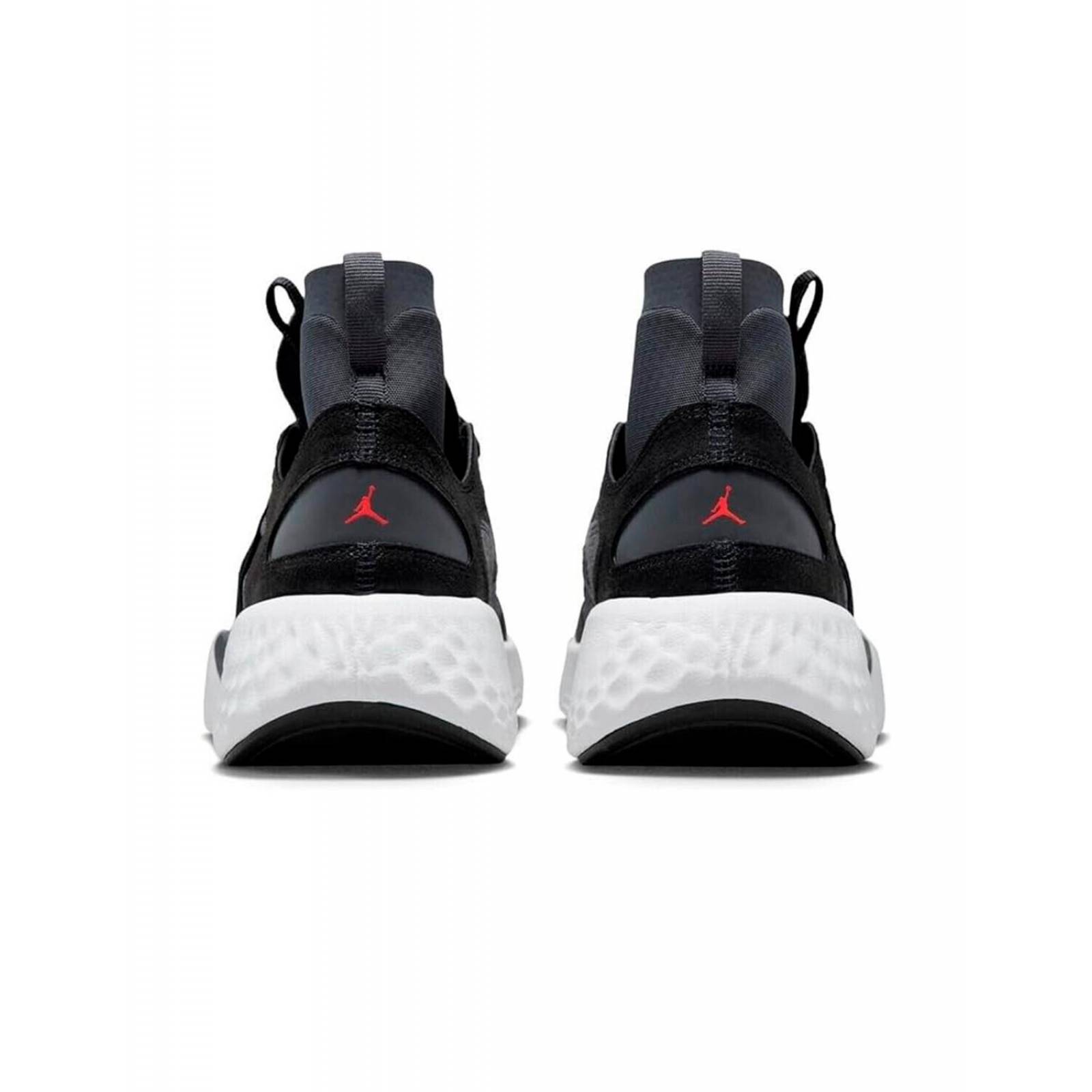 Tenis Jordan Delta 3 Mid Hombre DR7614060 