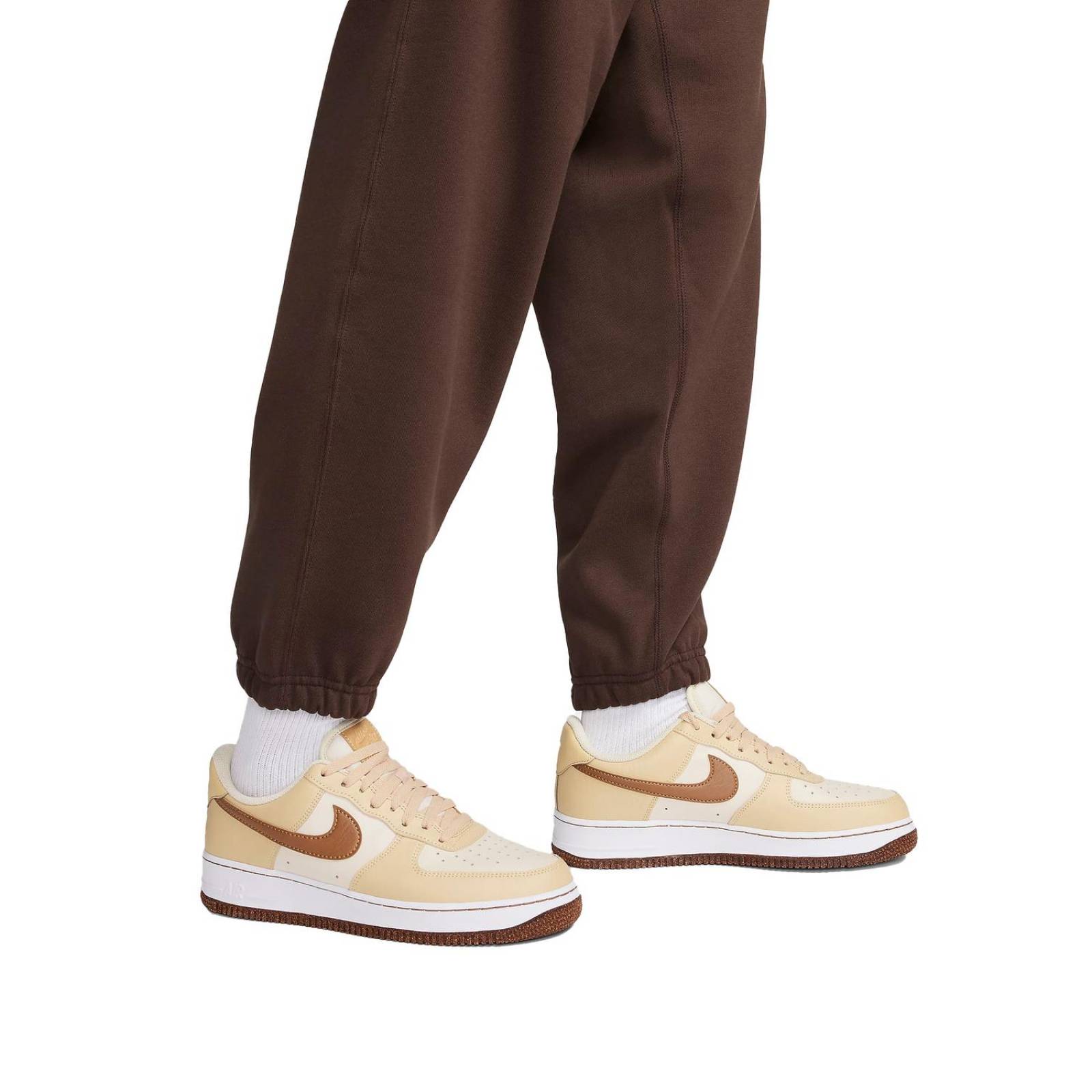 Pantalón Nike Solo Swoosh Hombre Café DX1364237 
