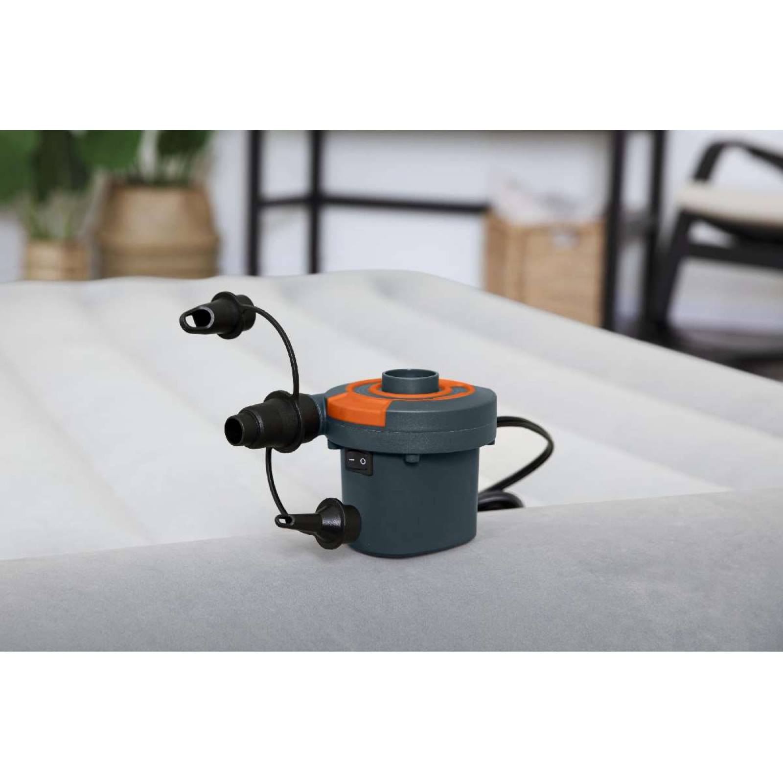 Bomba de Aire Elec Con 3 adaptadores de valvula caja (1)