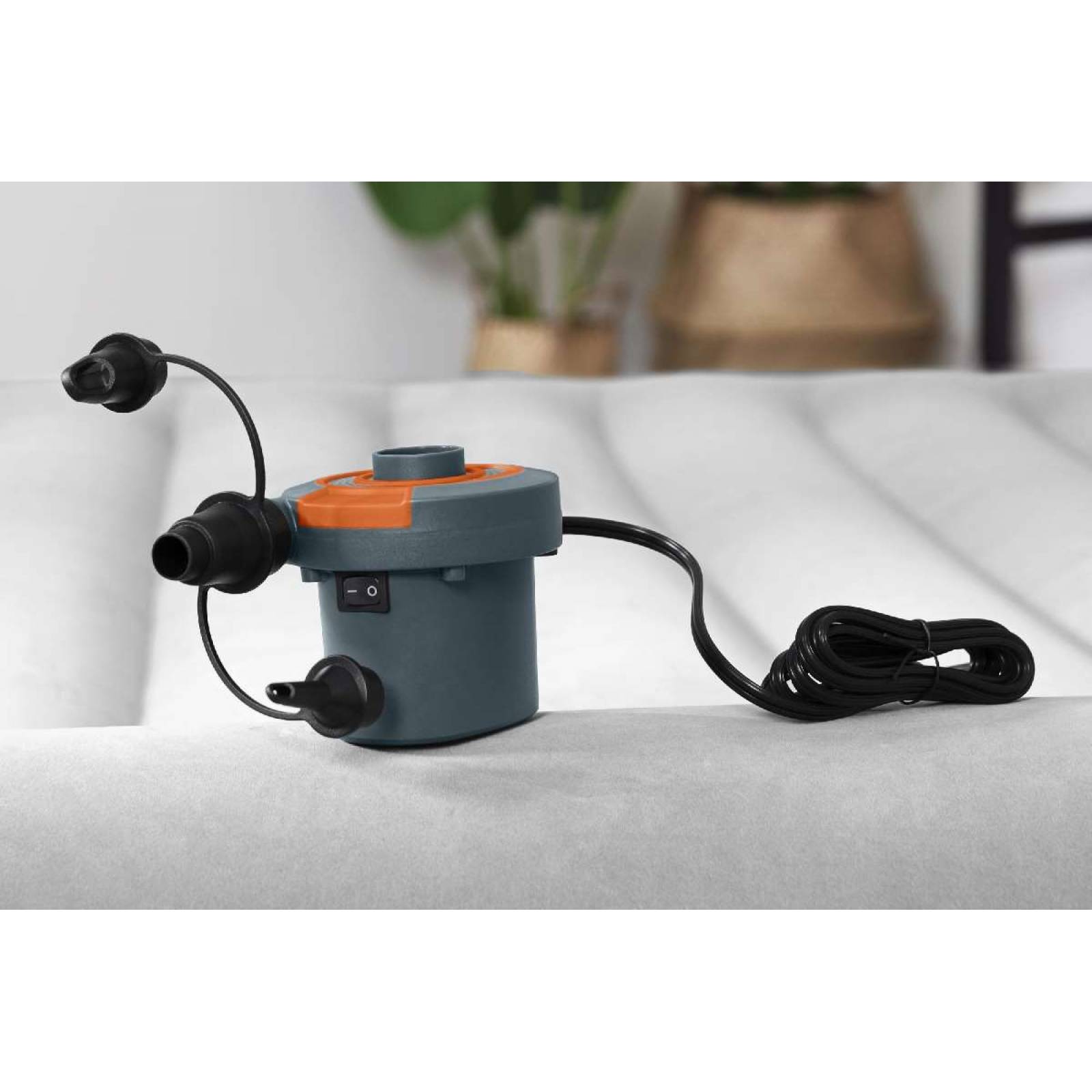 Bomba de Aire Elec Con 3 adaptadores de valvula caja (1)