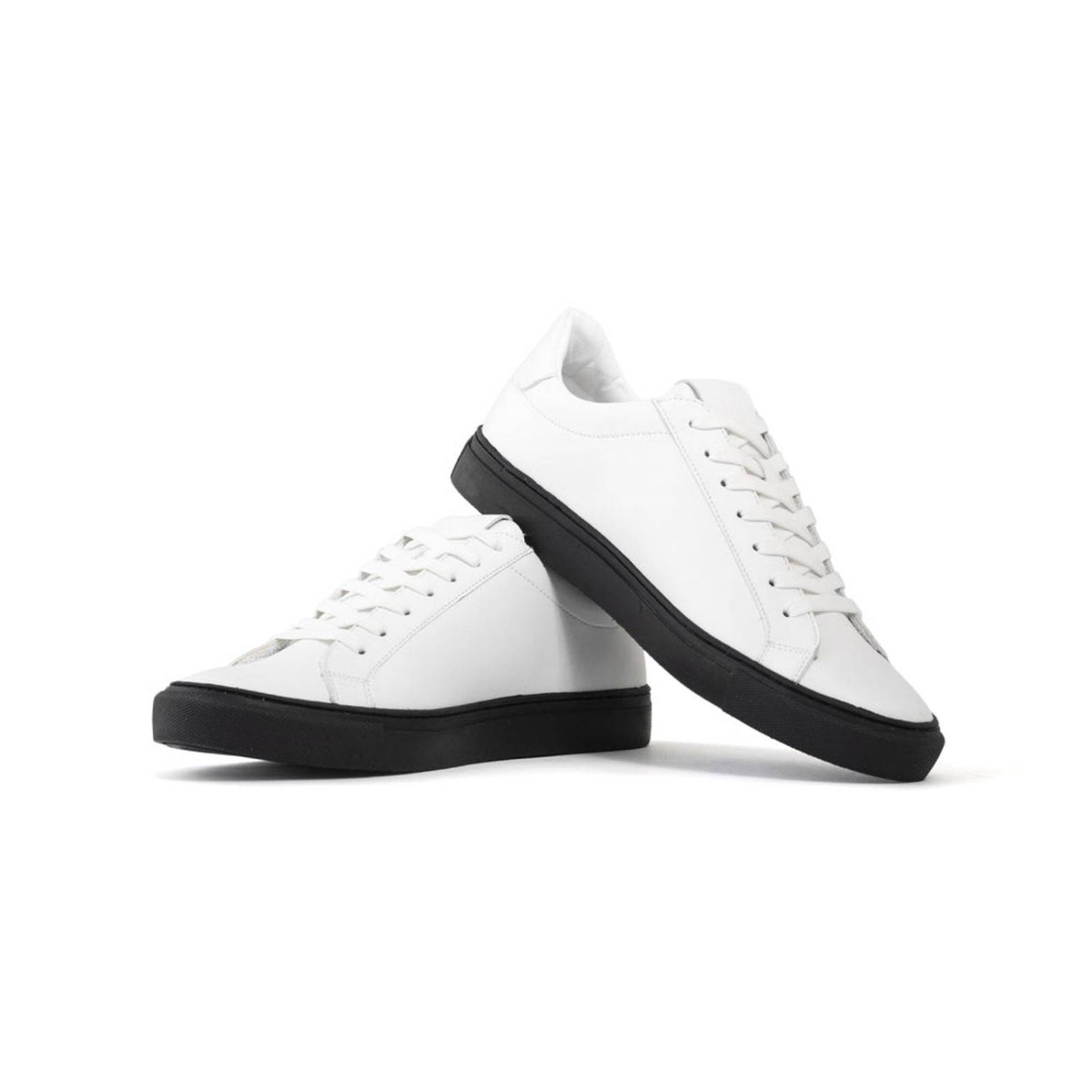 Viceversa Tenis color blanco con negro S23 