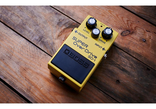 Pedal de efecto Boss Super OverDrive SD-1 amarillo