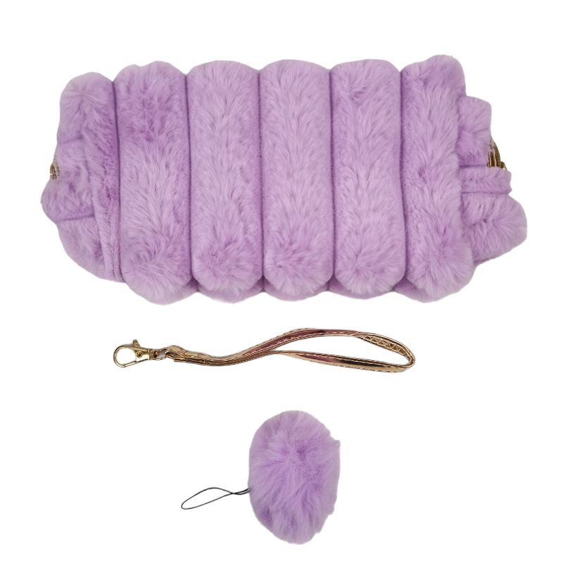 Cosmetiquera de peluche con pompón y correa desprendible Modelo B