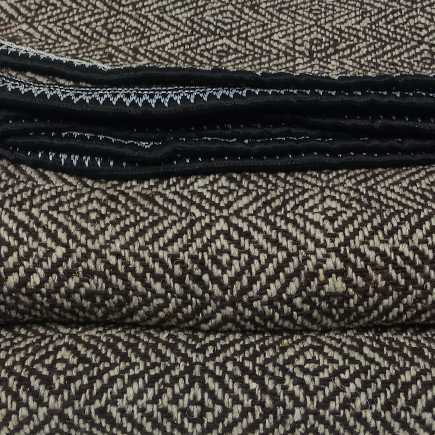 Cobija Colcha Cobertor Matrimonal 100% de lana natural de oveja con puntas.