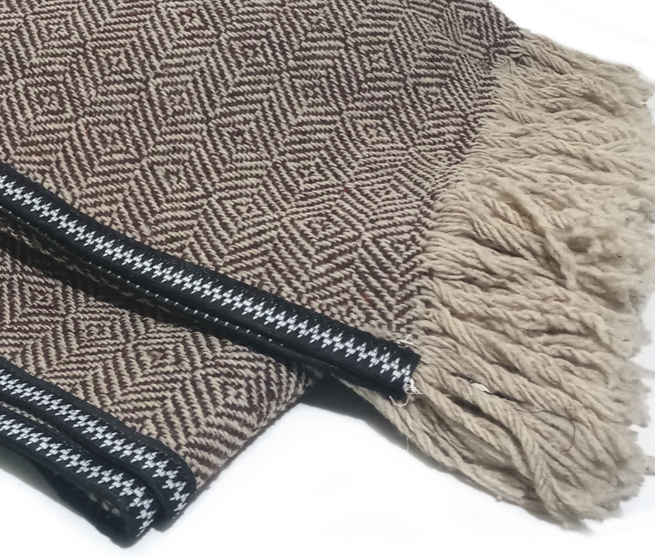 Cobija Colcha Cobertor Matrimonal 100% de lana natural de oveja con puntas.