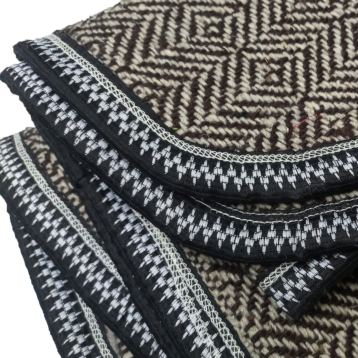 Cobija Colcha Cobertor Matrimonal 100% de lana natural de oveja con puntas.