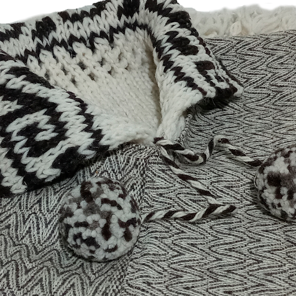 Capa Kimono con cuello tejido de lana natural de oveja 