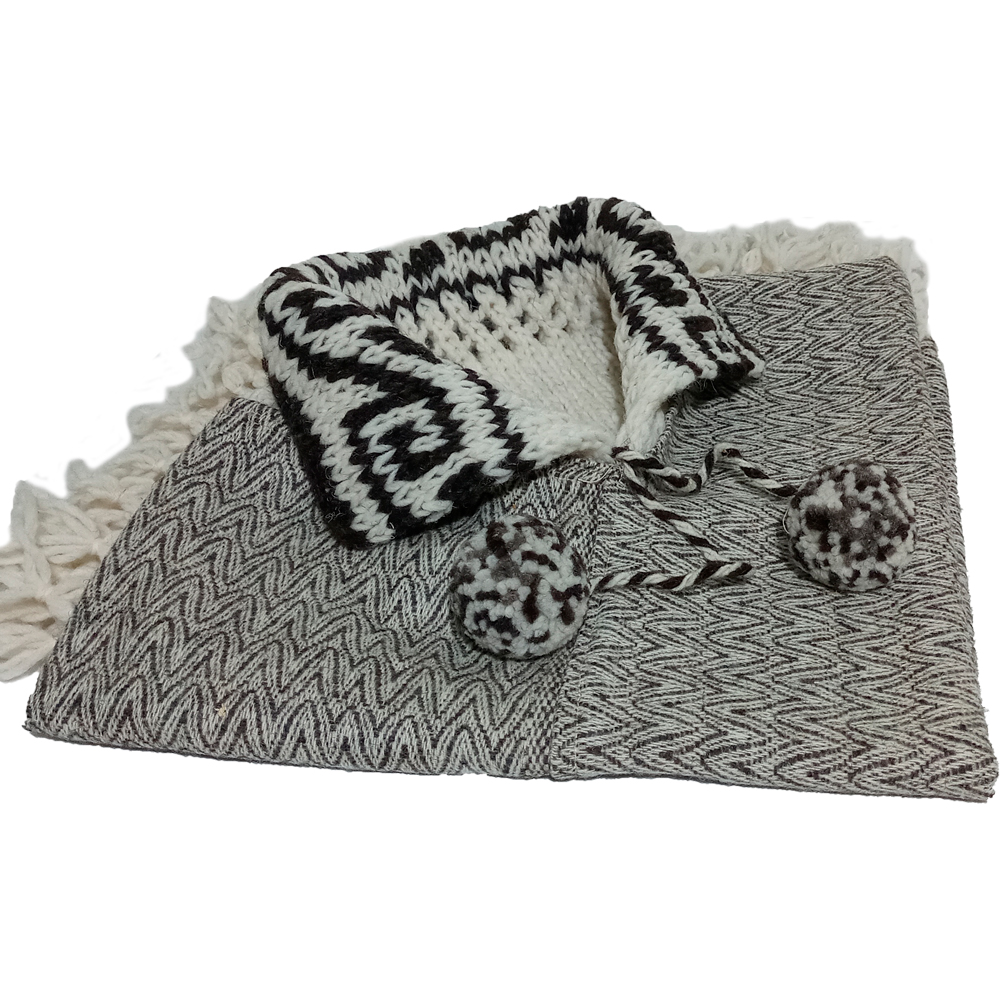 Capa Kimono con cuello tejido de lana natural de oveja 