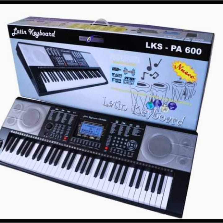 Latin Keyboard Pa-600 Teclado De 61 Teclas Con Sensibilidad