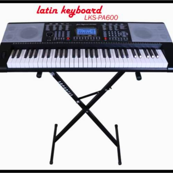Latin Keyboard Pa-600 Teclado De 61 Teclas Con Sensibilidad