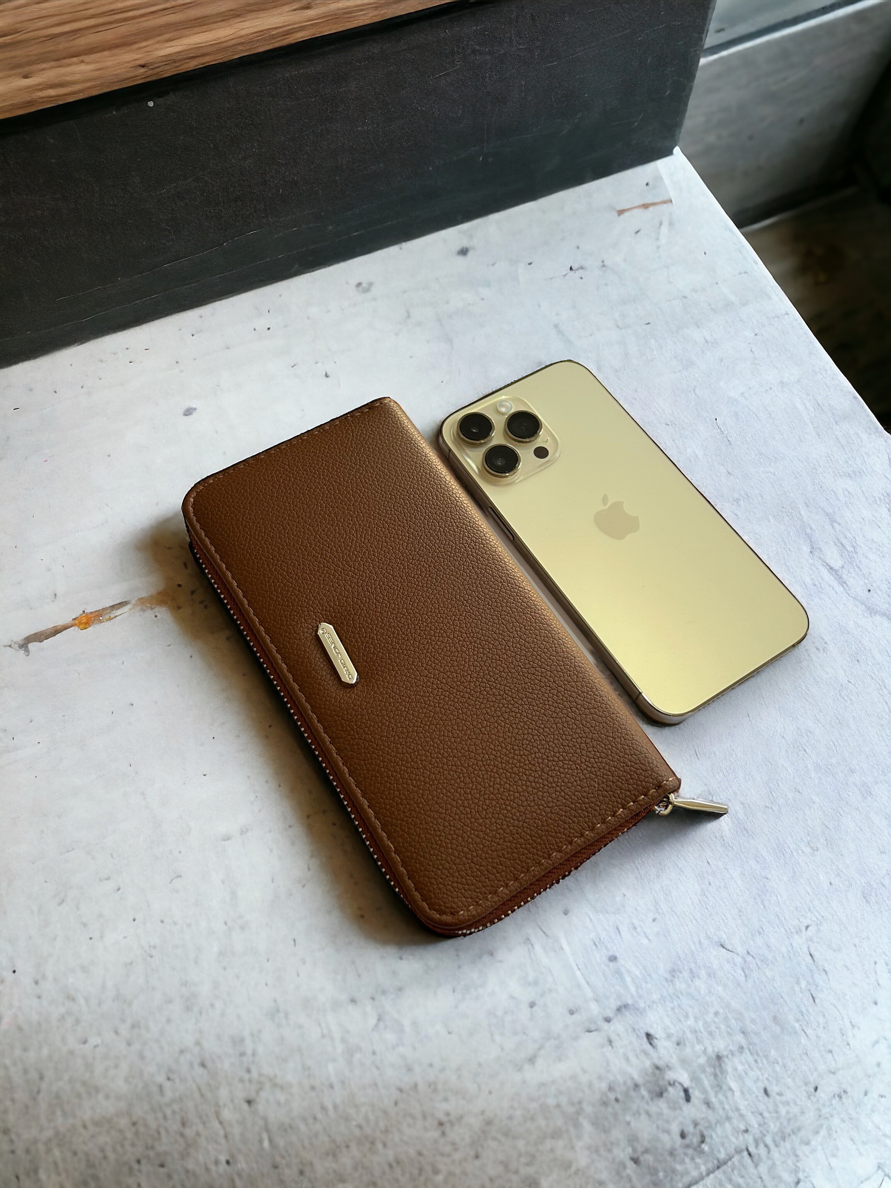 Cartera rectangular con varios compartimientos elegante para mujer de color café