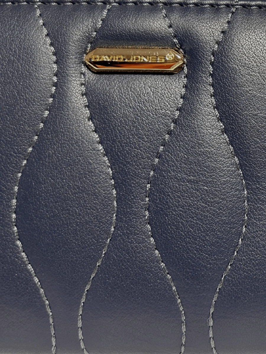 Cartera larga con diseño bordado de piel y cierre dorado para mujer de color azul