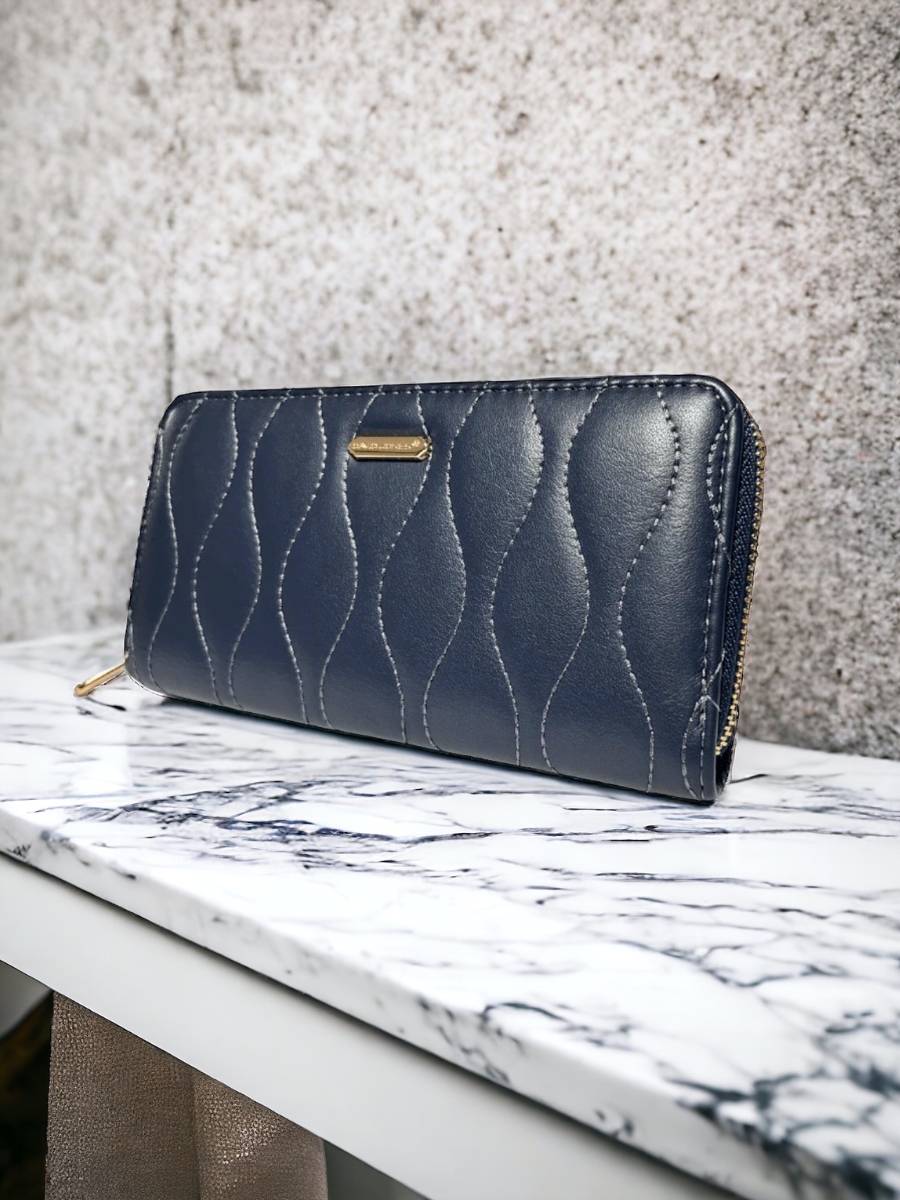 Cartera larga con diseño bordado de piel y cierre dorado para mujer de color azul