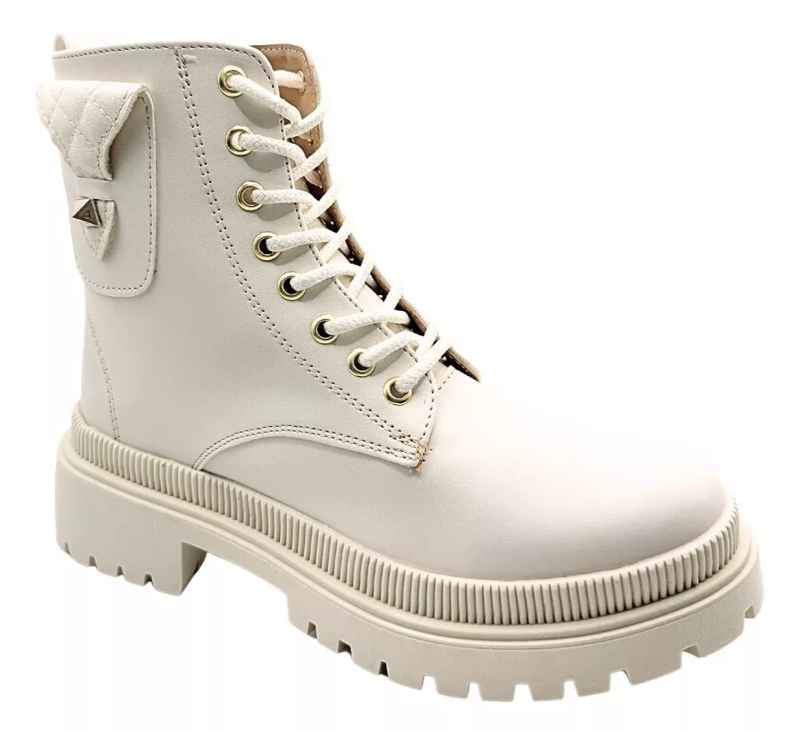 Botas para dama en color hueso con agujetas cómodas y bonitas