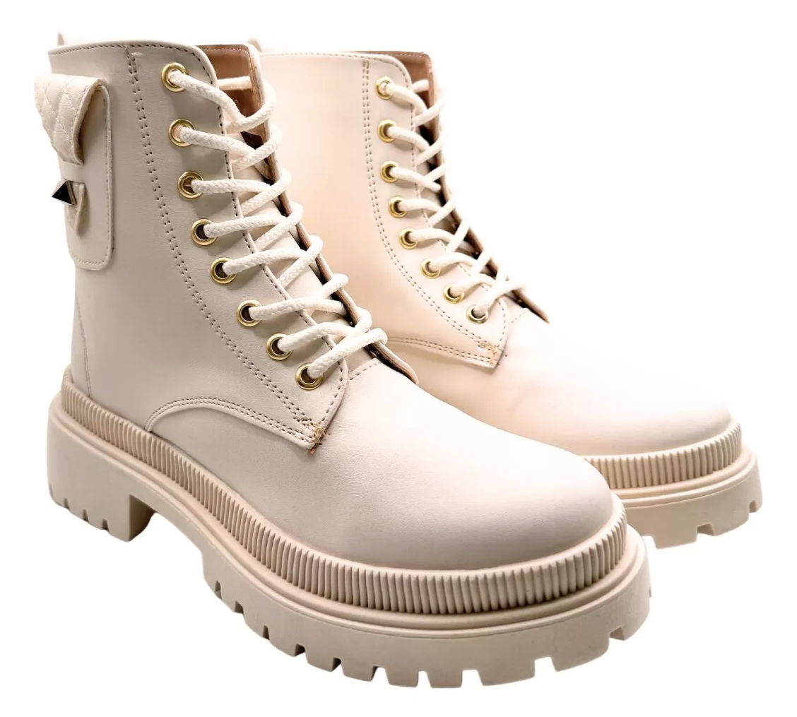 Botas para dama en color hueso con agujetas cómodas y bonitas
