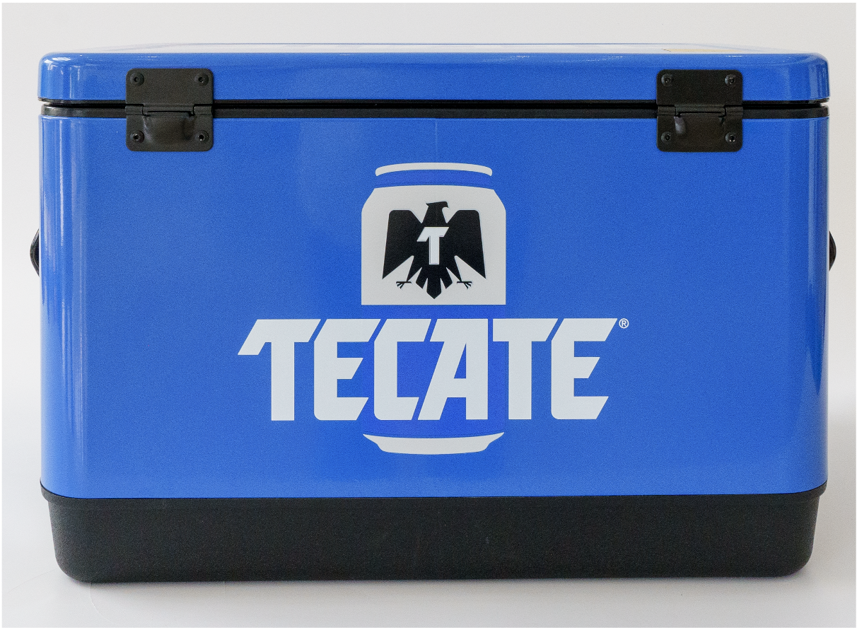 Hielera Metálica Tecate Light color azul de 30 lts con capacidad para 36 latas