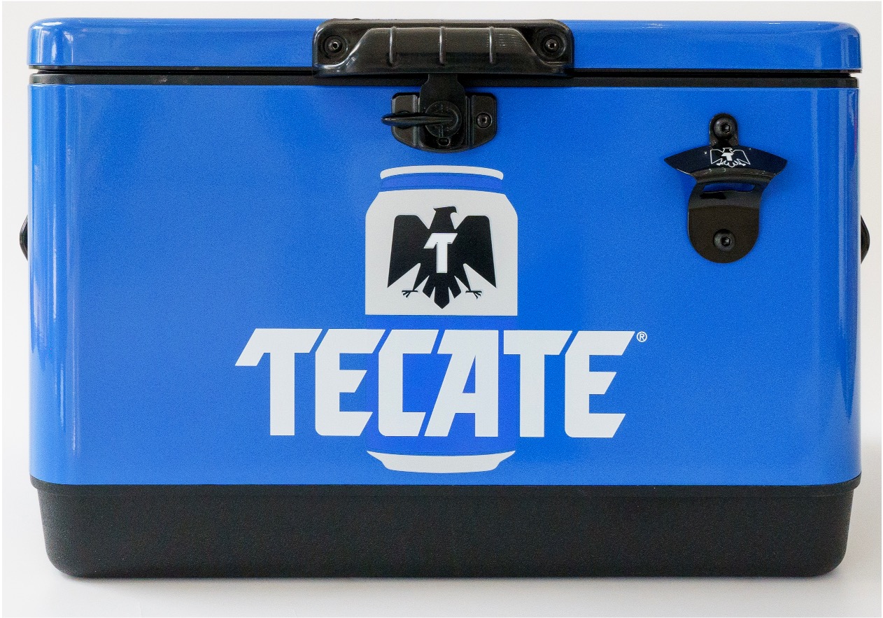 Hielera Metálica Tecate Light color azul de 30 lts con capacidad para 36 latas