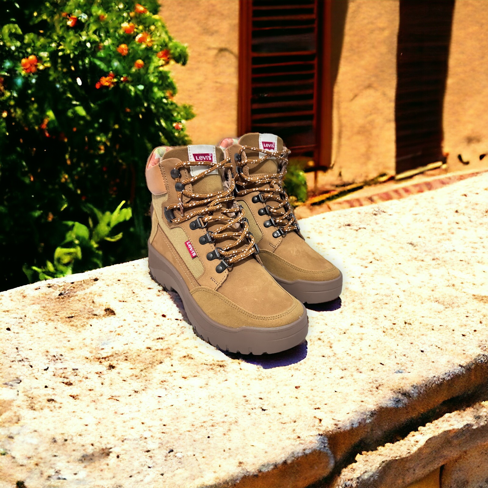 Botas color miel Modelo Nobuck Levi's para Mujer