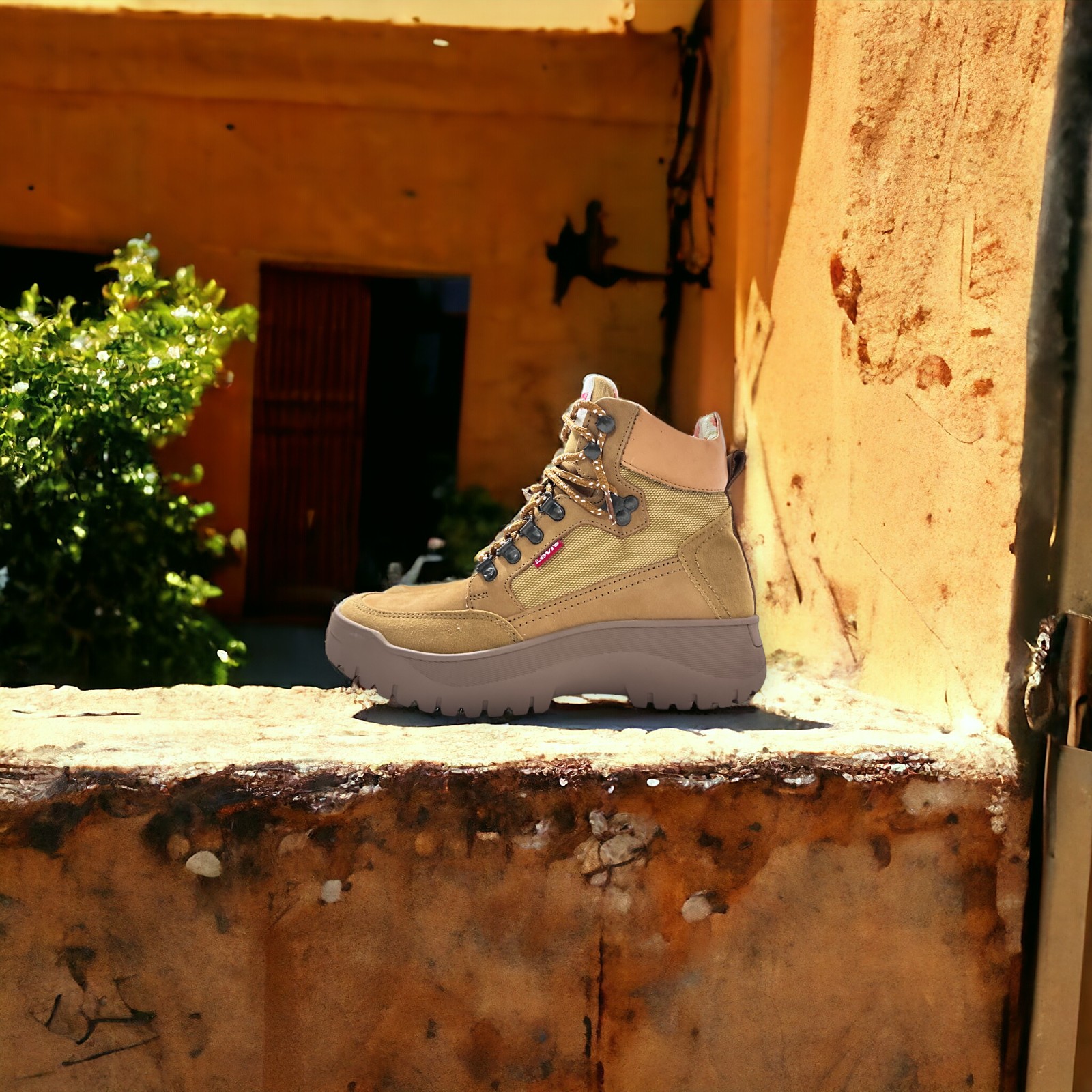 Botas color miel Modelo Nobuck Levi's para Mujer