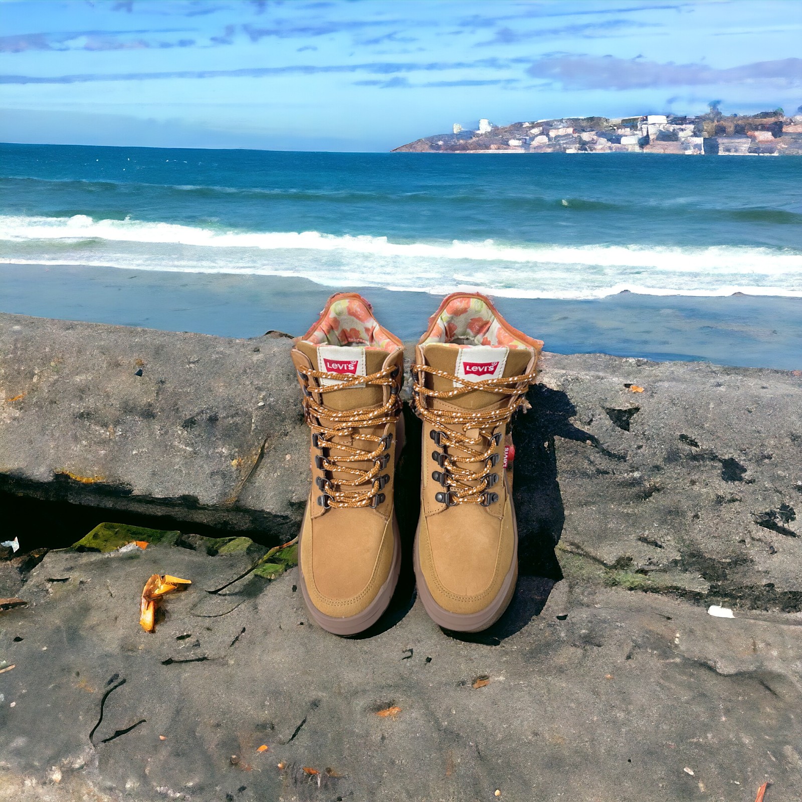 Botas color miel Modelo Nobuck Levi's para Mujer