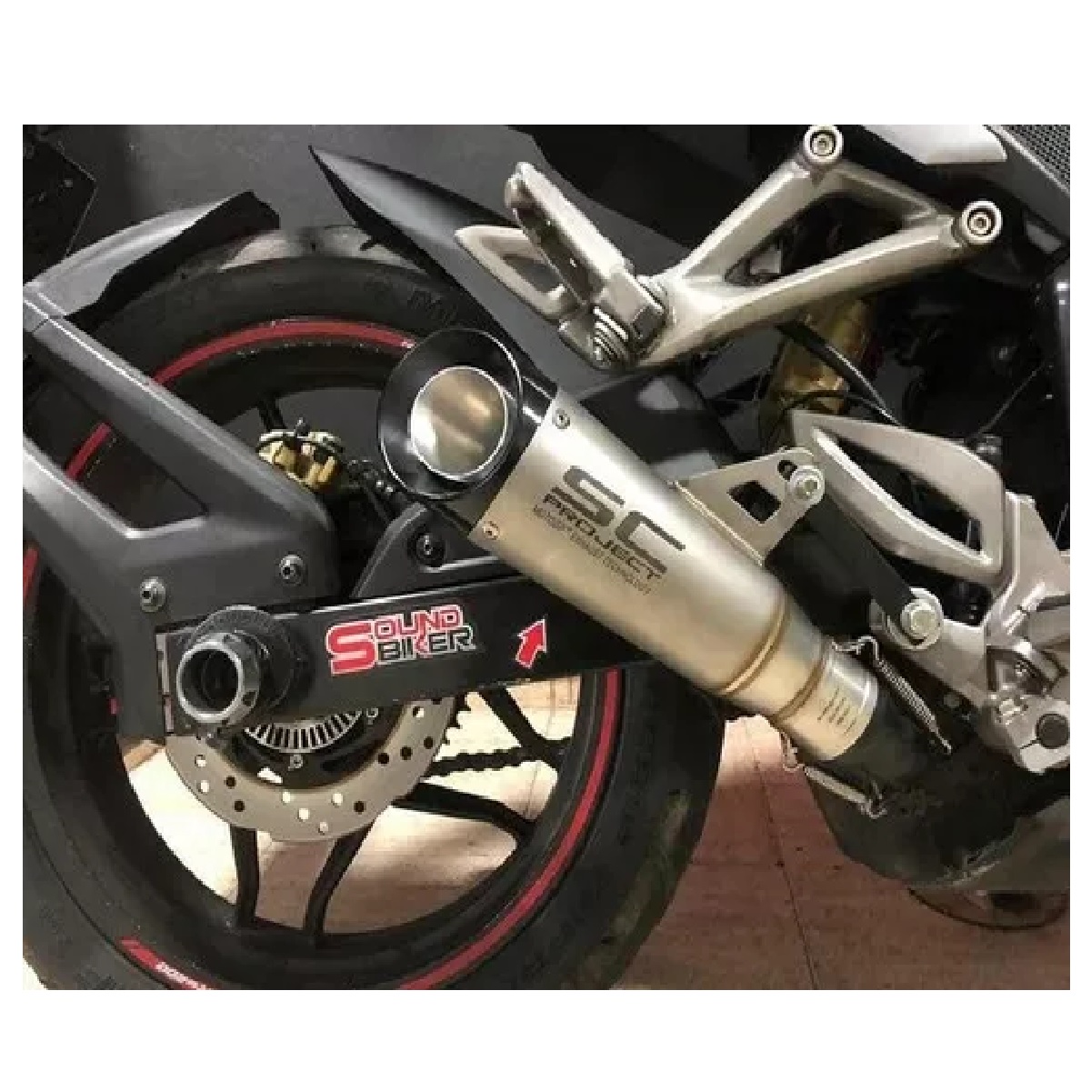 Escape Universal Moto Deportiva Sc Mt 07 Fz 09 