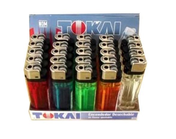 Encendedor TOKAI flama ajustable cuerpo de colores caja de 25 piezas cubre flama plata.