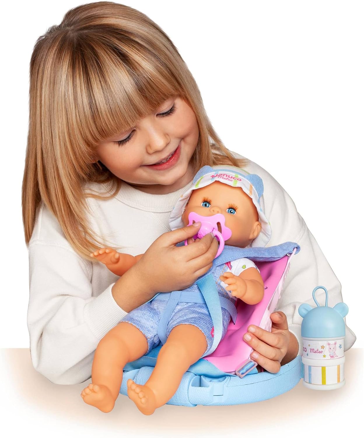 Nenuco Famosa De Paseo Con Mateo.