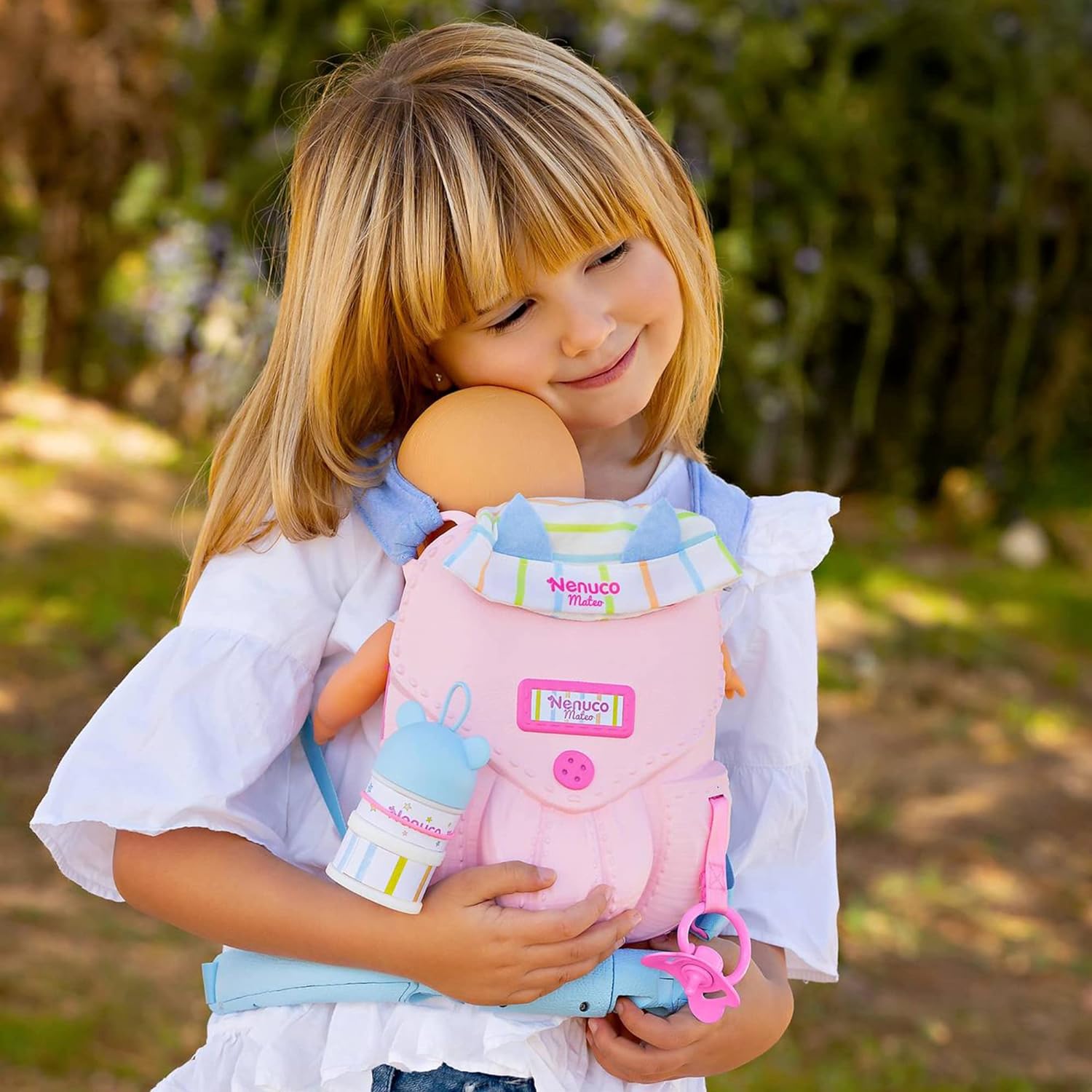 Nenuco Famosa De Paseo Con Mateo.