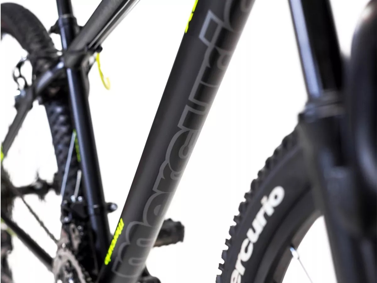 Bicicleta MTB KAIZER, R29 NEGRO/ VERDE NEON CON CASCO.