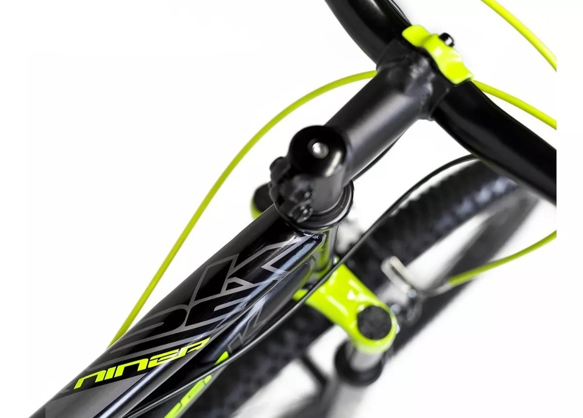 Bicicleta MTB KAIZER, R29 NEGRO/ VERDE NEON CON CASCO.