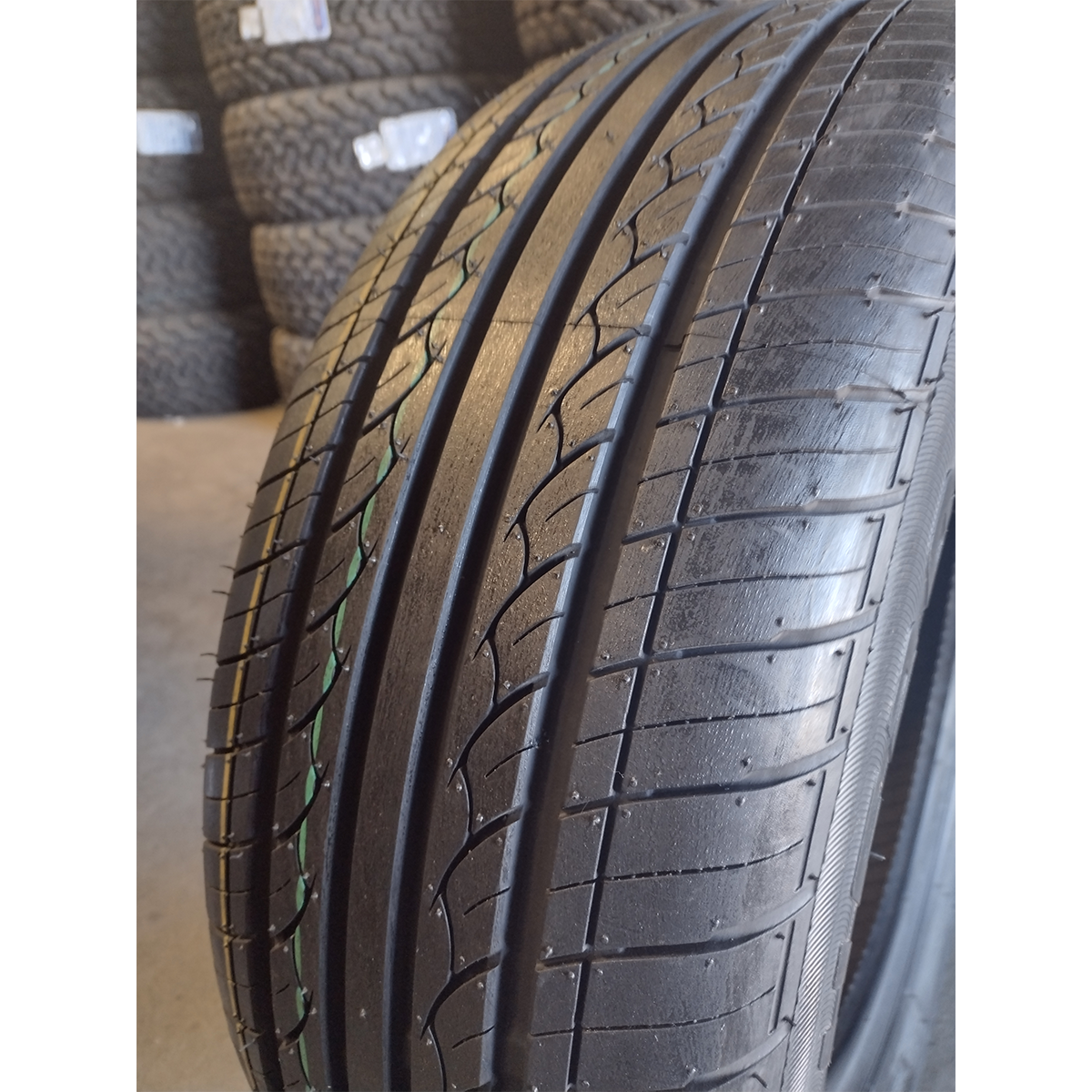 LLANTA 215/60R16 HIFLY HF201 95V