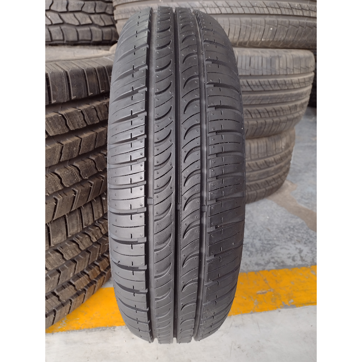 PAQUETE DE 2 LLANTAS 155/70R14 HANKOOK K715 77T