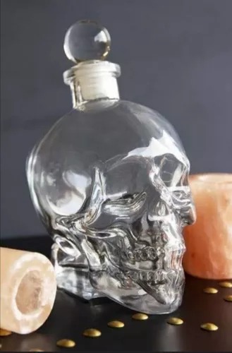 Licorera Cráneo Calavera De Cristal Con Tapón Cristal Oscuro.