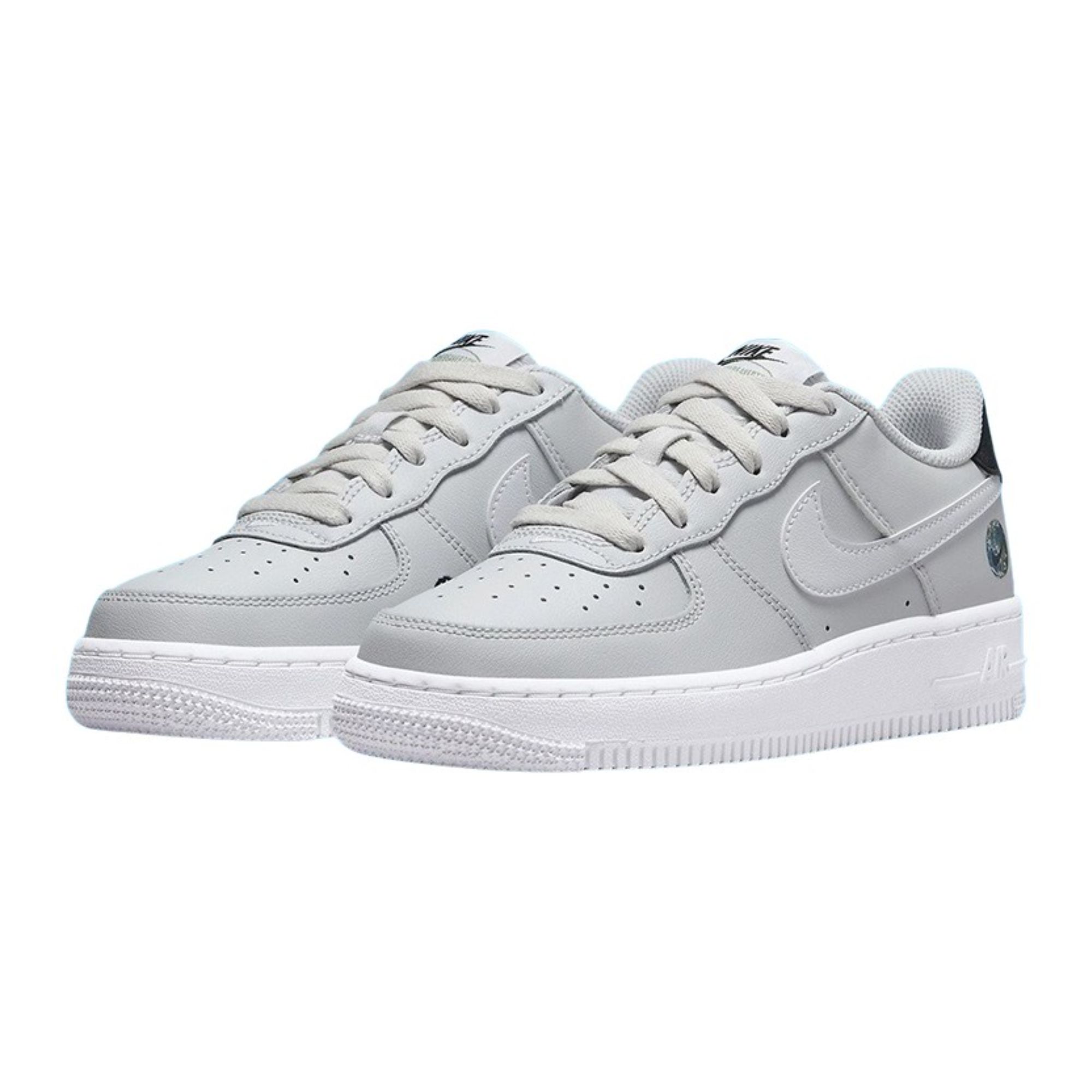 Tenis Nike Air Force 1 Low "Have a Nike Day Earth" Gris con Blanco Hombre DM0118001