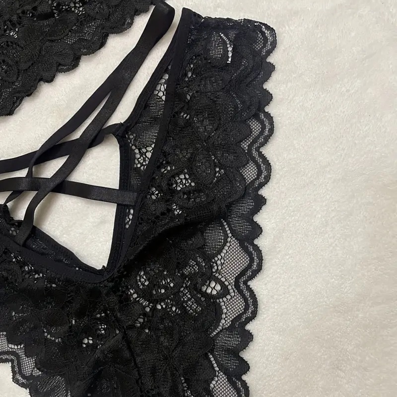 Conjunto de encaje Floral Sujetador y Panties.