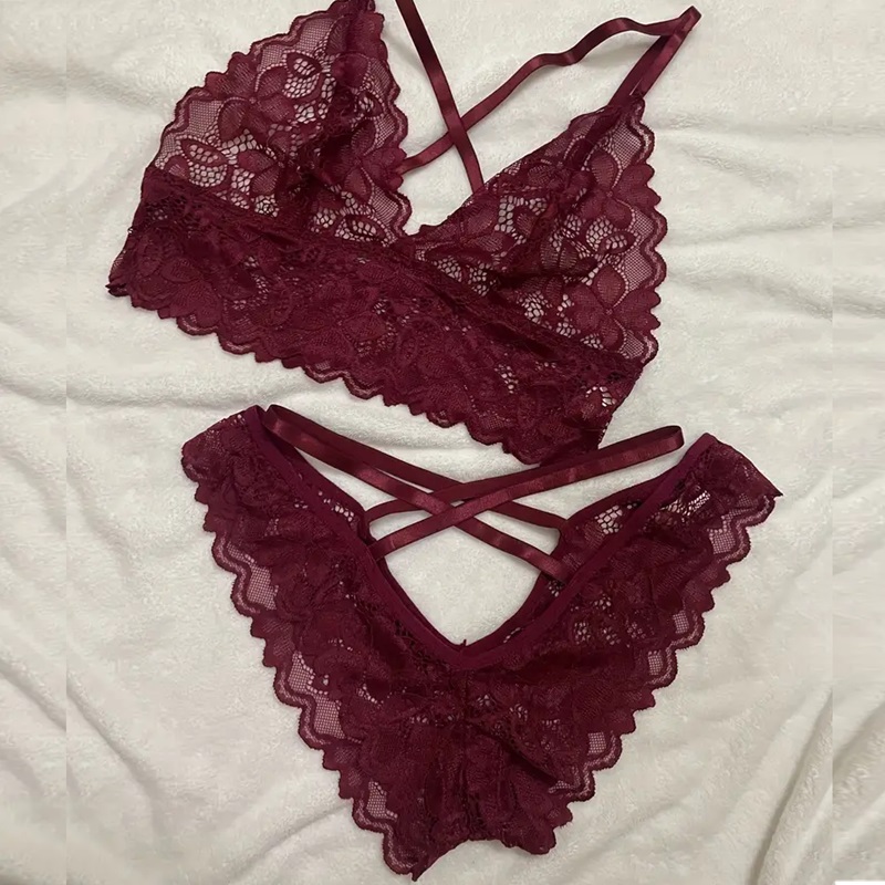 Conjunto lenceria de encaje floral Vino.