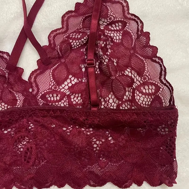 Conjunto lenceria de encaje floral Vino.