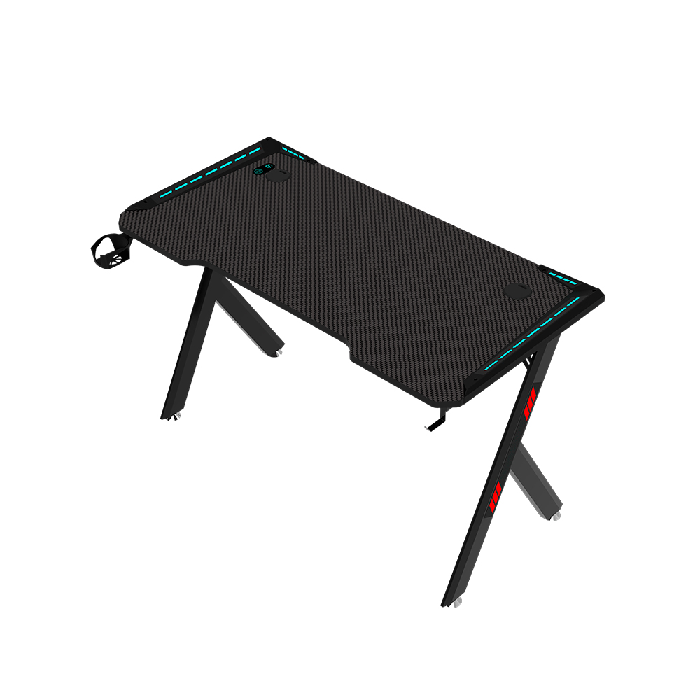 Escritorio Gamer RGB ideal para juegos y streaming.