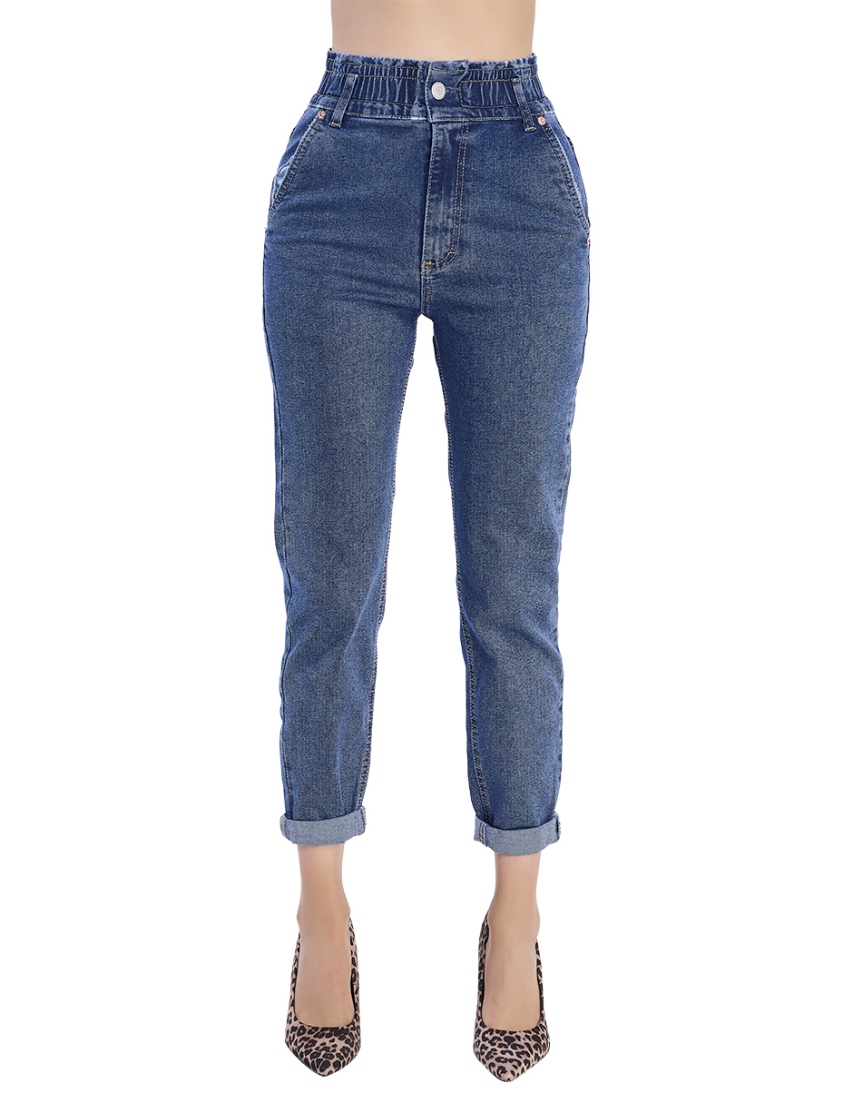 Jeans Tiro Alto, Corte Jogger, Elástico en Cintura, Mezclilla Stretch, Doblez Decorativo en Bastilla, Bolsas Habilitadas, Color Azul Medio, Botón Habilitado, Pretina Ancha, Lavado Desgaste