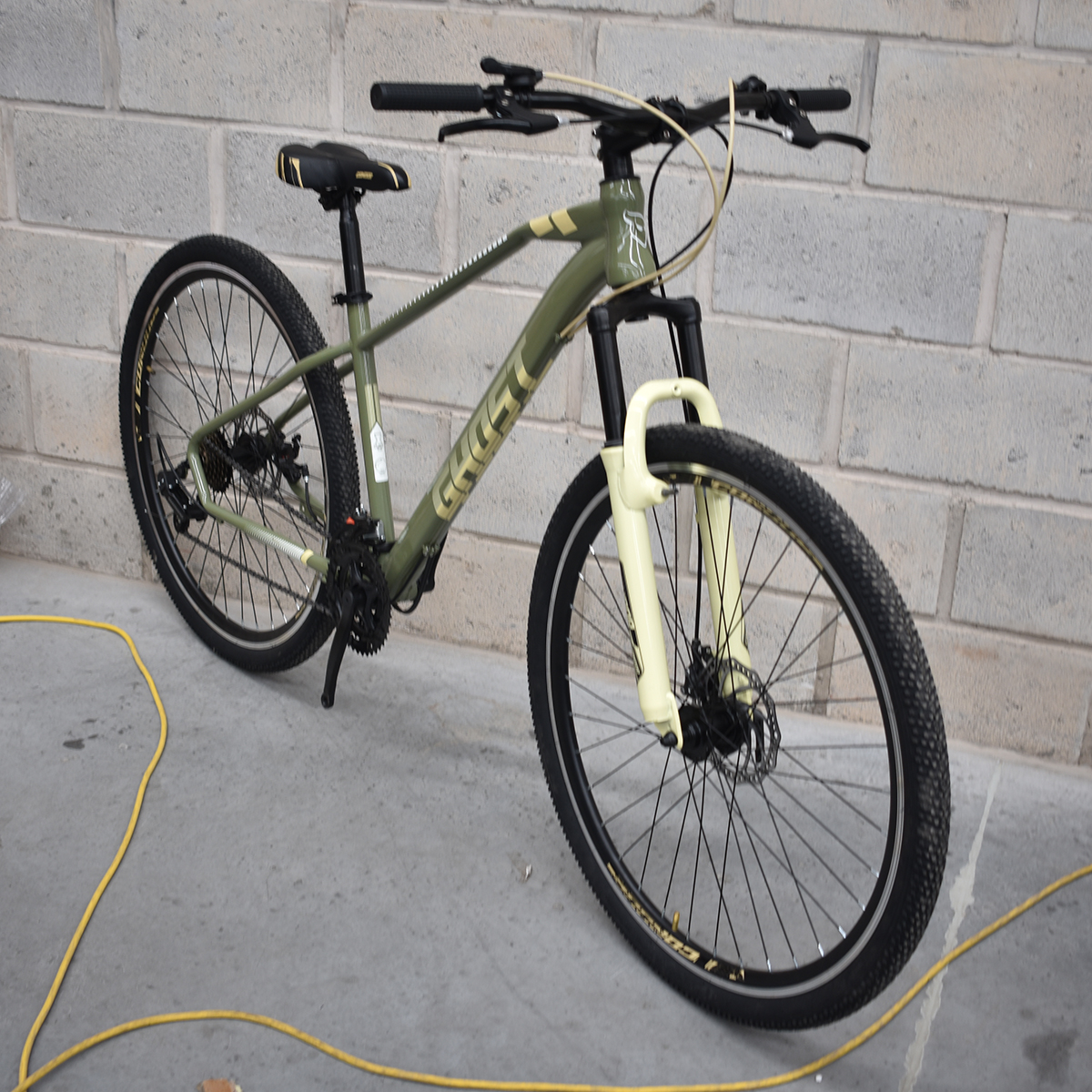 Bicicleta Ghost Usada Claw R29 Verde