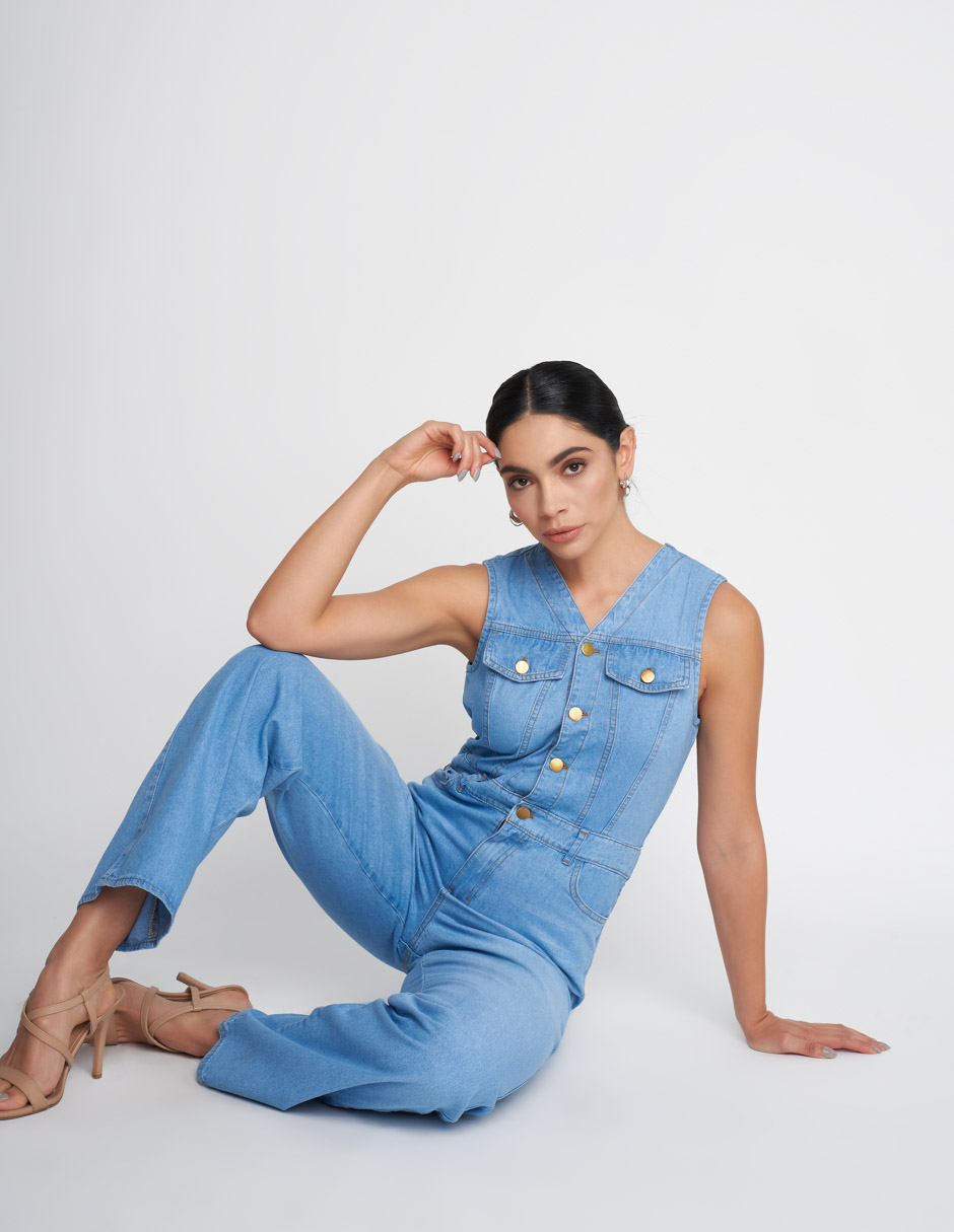 Jumpsuit Palazzo para mujer de mezclilla en color azul claro botones habilitados al frente