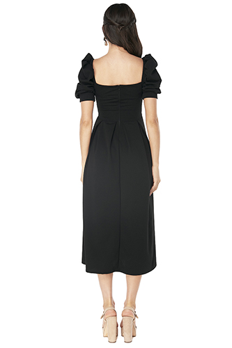 Vestido Formal, Color Negro, Largo Midi, Falda Midi Circular, Volumen, Tela Stretch, Manga Corta con Volumen, Escote Corazón, Pretina, Abertura Frontal en Falda