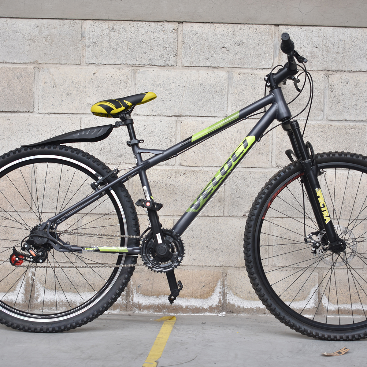 Bicicleta Veloci Usada Riot R29 Negro