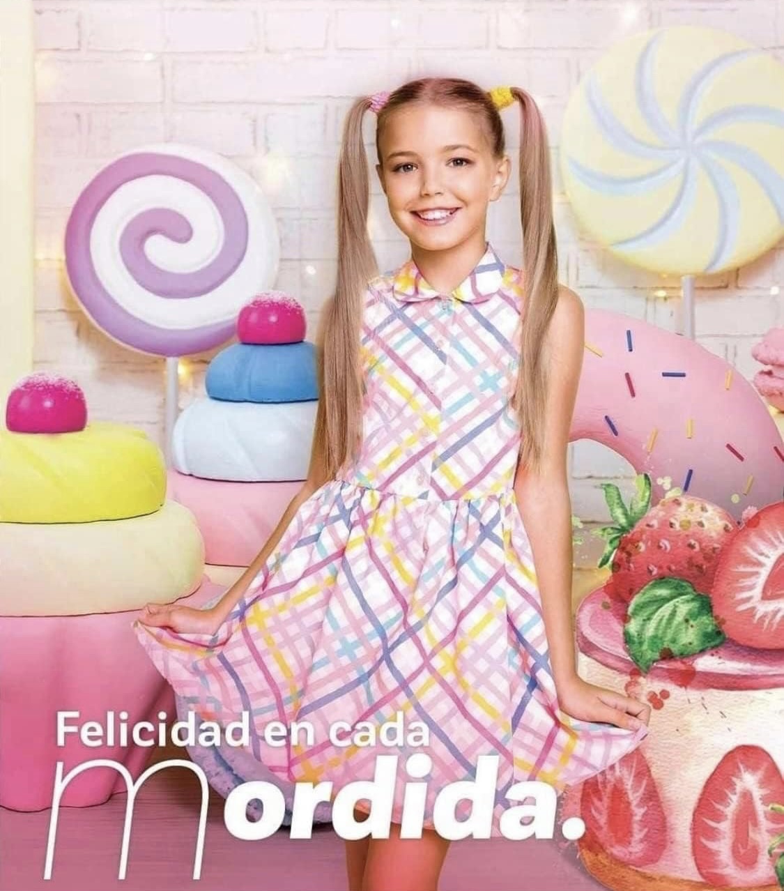 STRAWBERRY CAKE PERFUME PARA NIÑAS Y ADOLESCENTES AROMA DURADERO EXCELENTE PARA ADORNAR SU TOCADOR