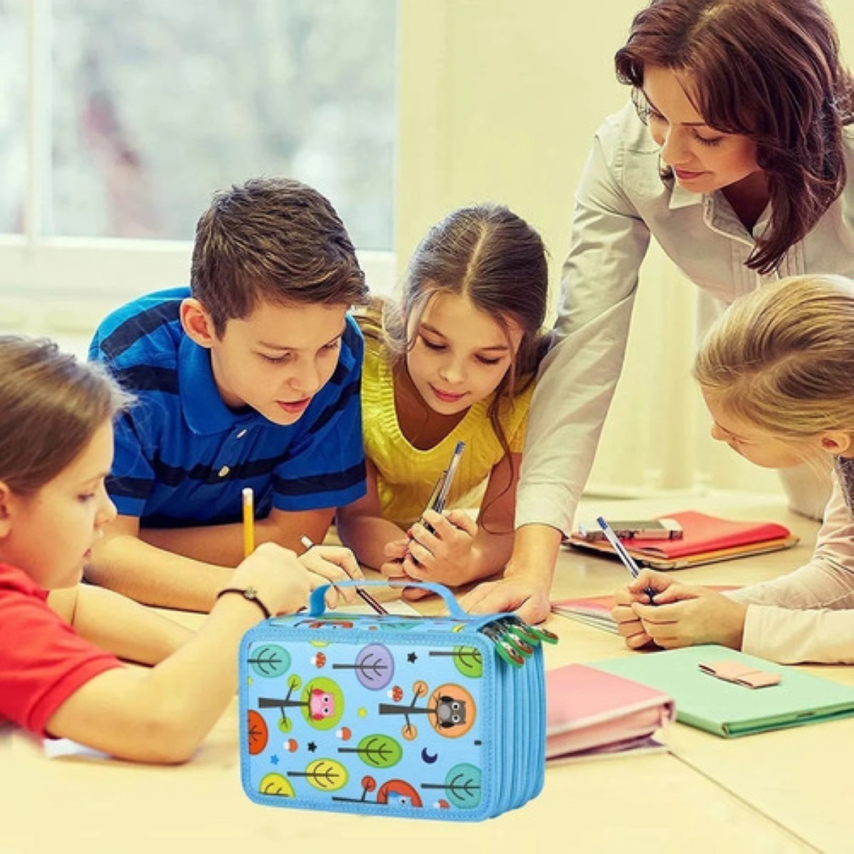 "Bolígrafo Organizador De 72 Agujeros Para Estudiantes, Color Azul con dibujos "
