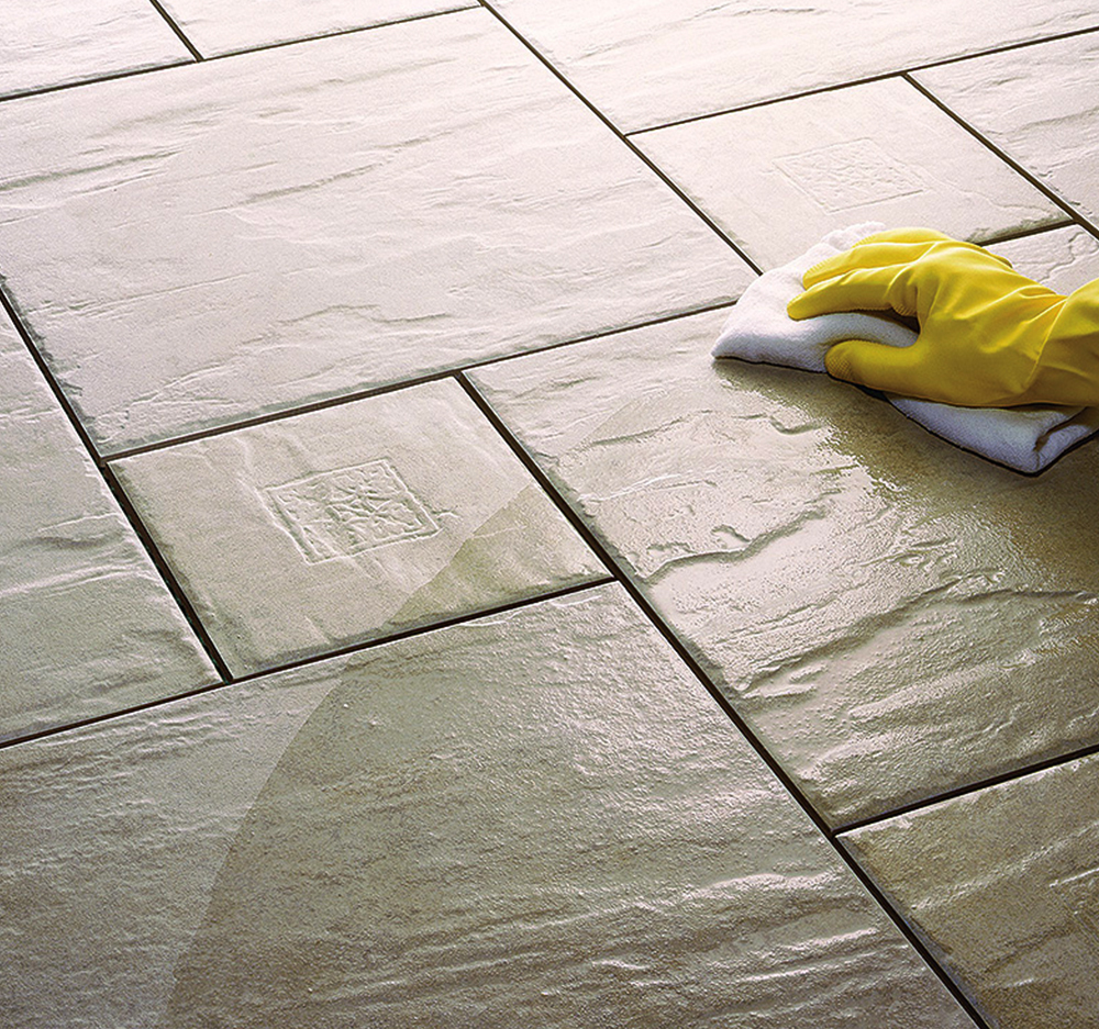 Cera Brilladora de pisos Laminados Vinilicos Marmol Granito 2L