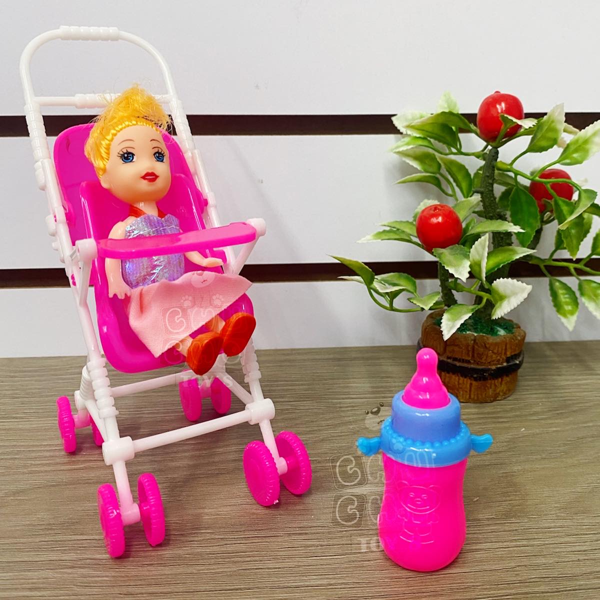 3 Mini Carriola Con Muñeca Y Vivieron Juguete Económico